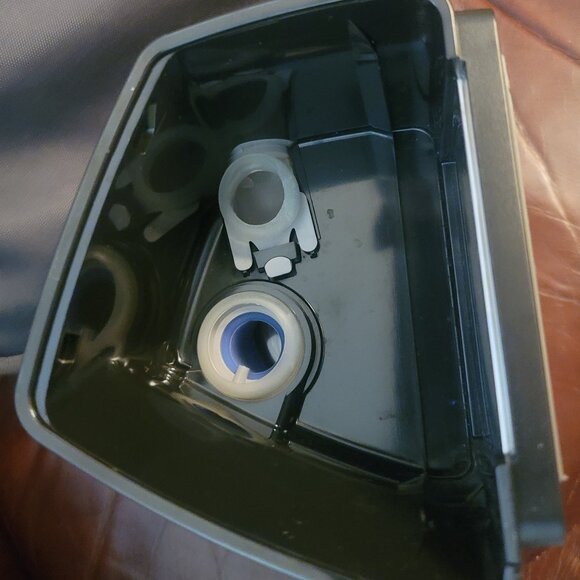 ResMed Air sense 10 Auto set with Accessories and 9881 Run Hours - Picture 11 of 16